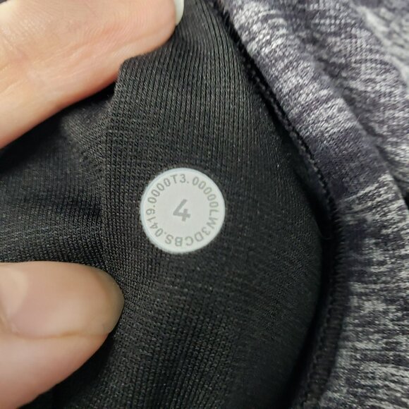 Lululemon Outrun the Elements 1/2 Zip Gray Camo Pullover Rulu Fabric Workout Top - Picture 11 of 12